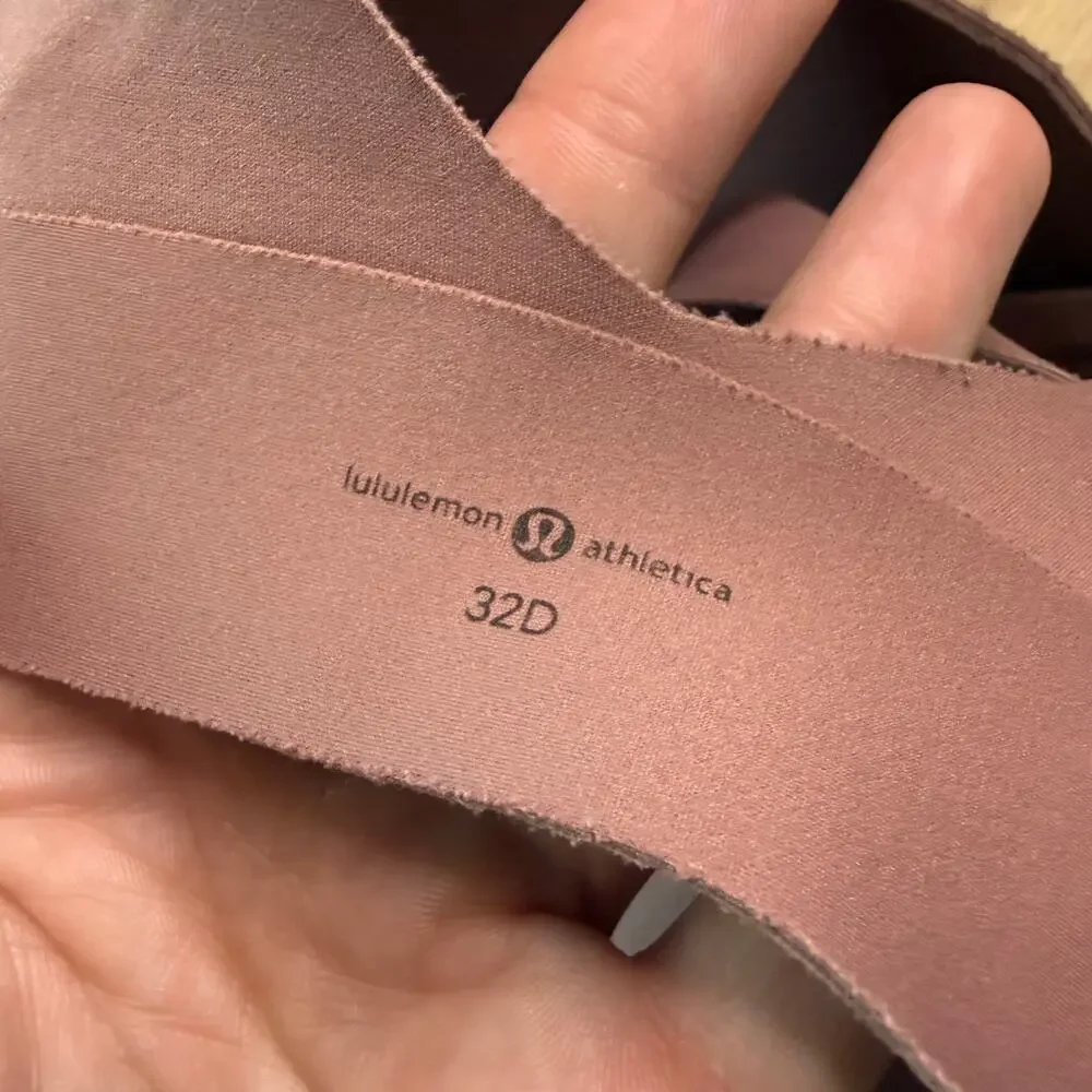 Lululemon womens Enlite Bra *Zip Front Red Dust size 32D workout gym yoga